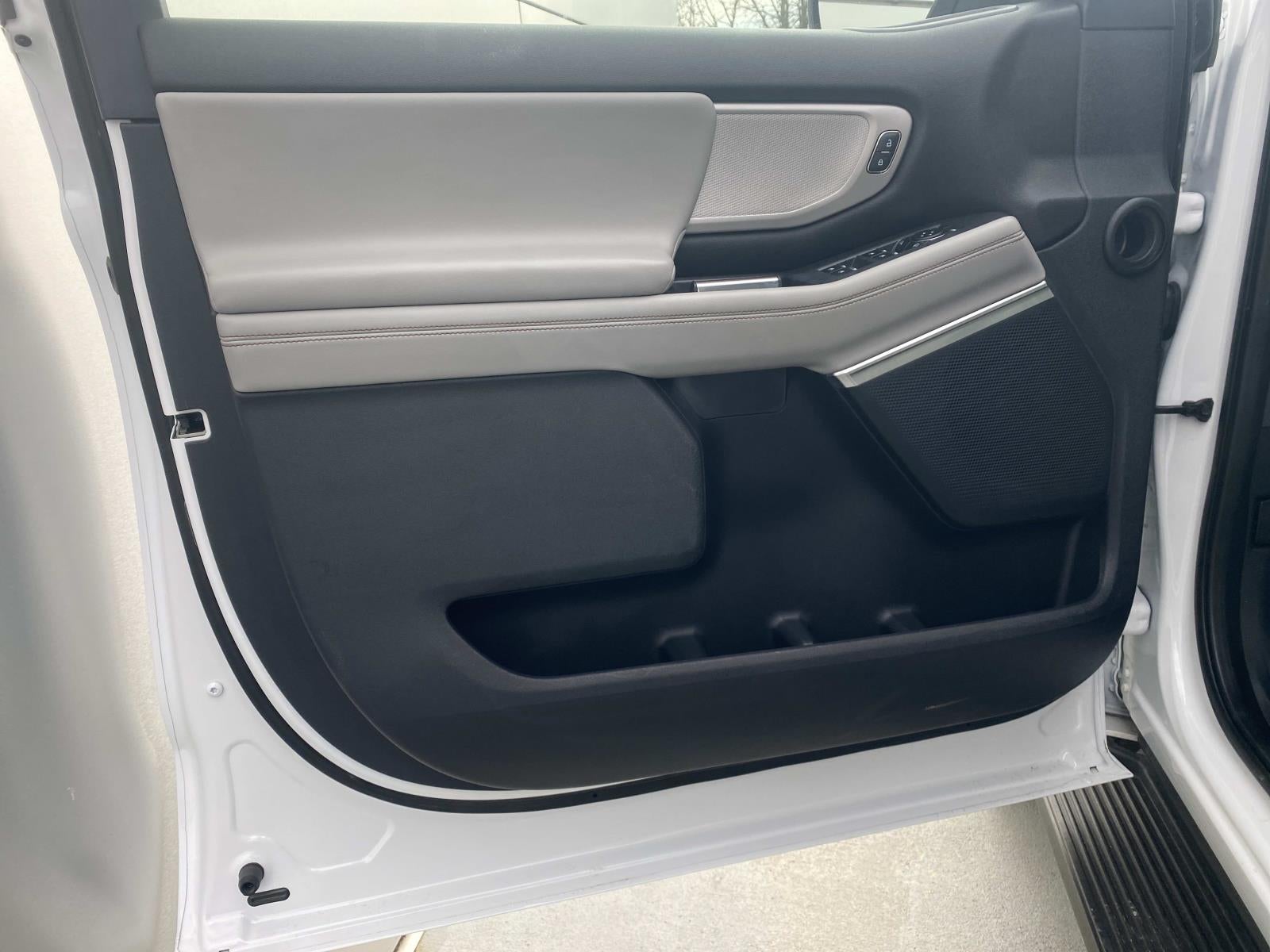 2025 Ford Expedition Active 4x2