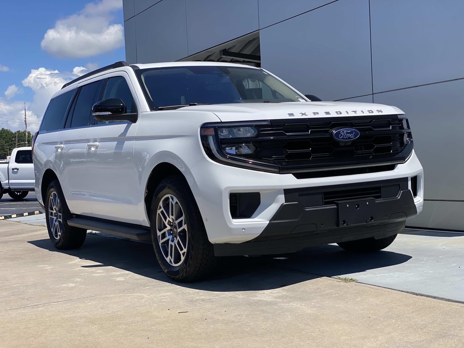 2025 Ford Expedition Active 4x4