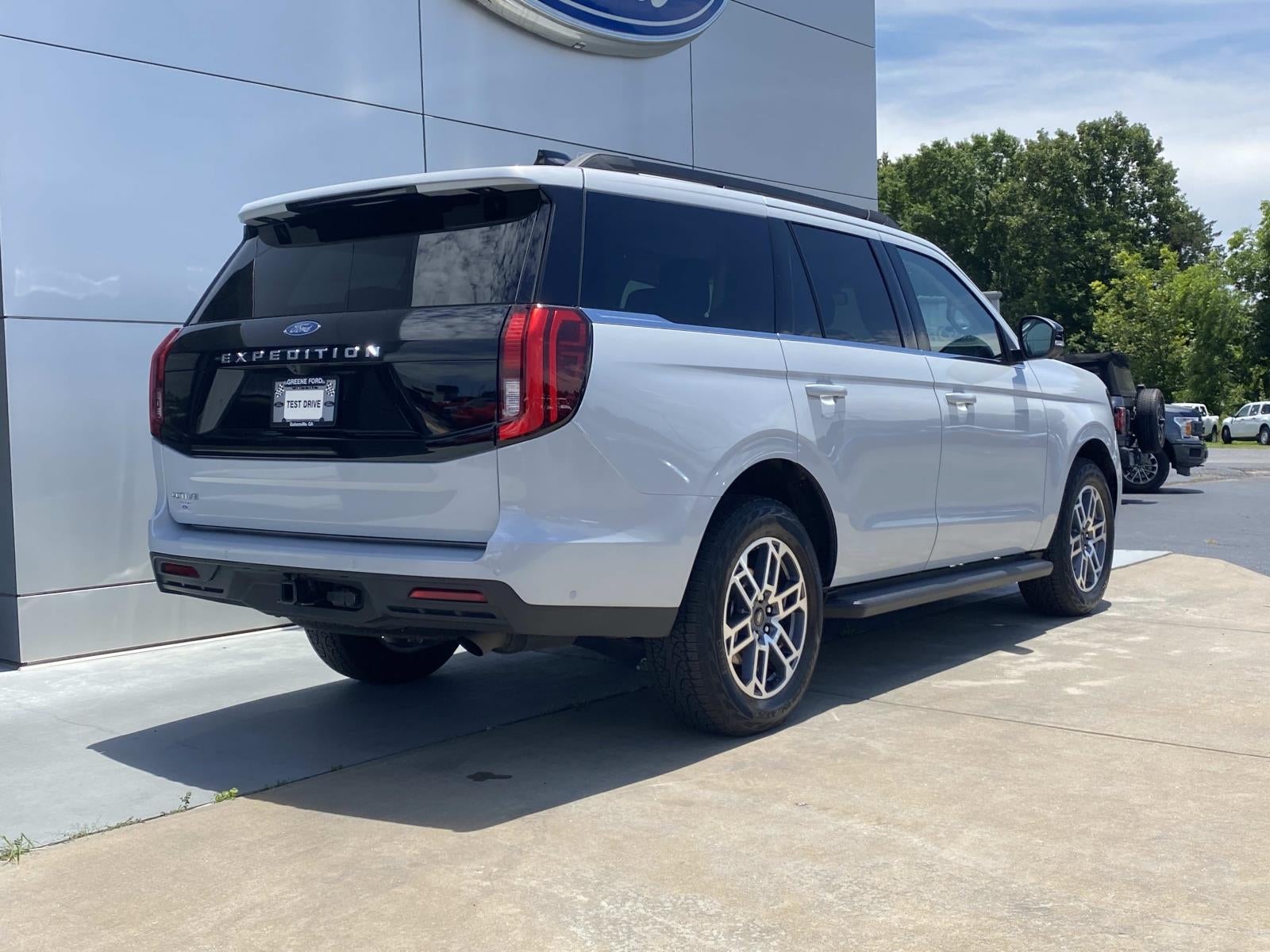 2025 Ford Expedition Active 4x4