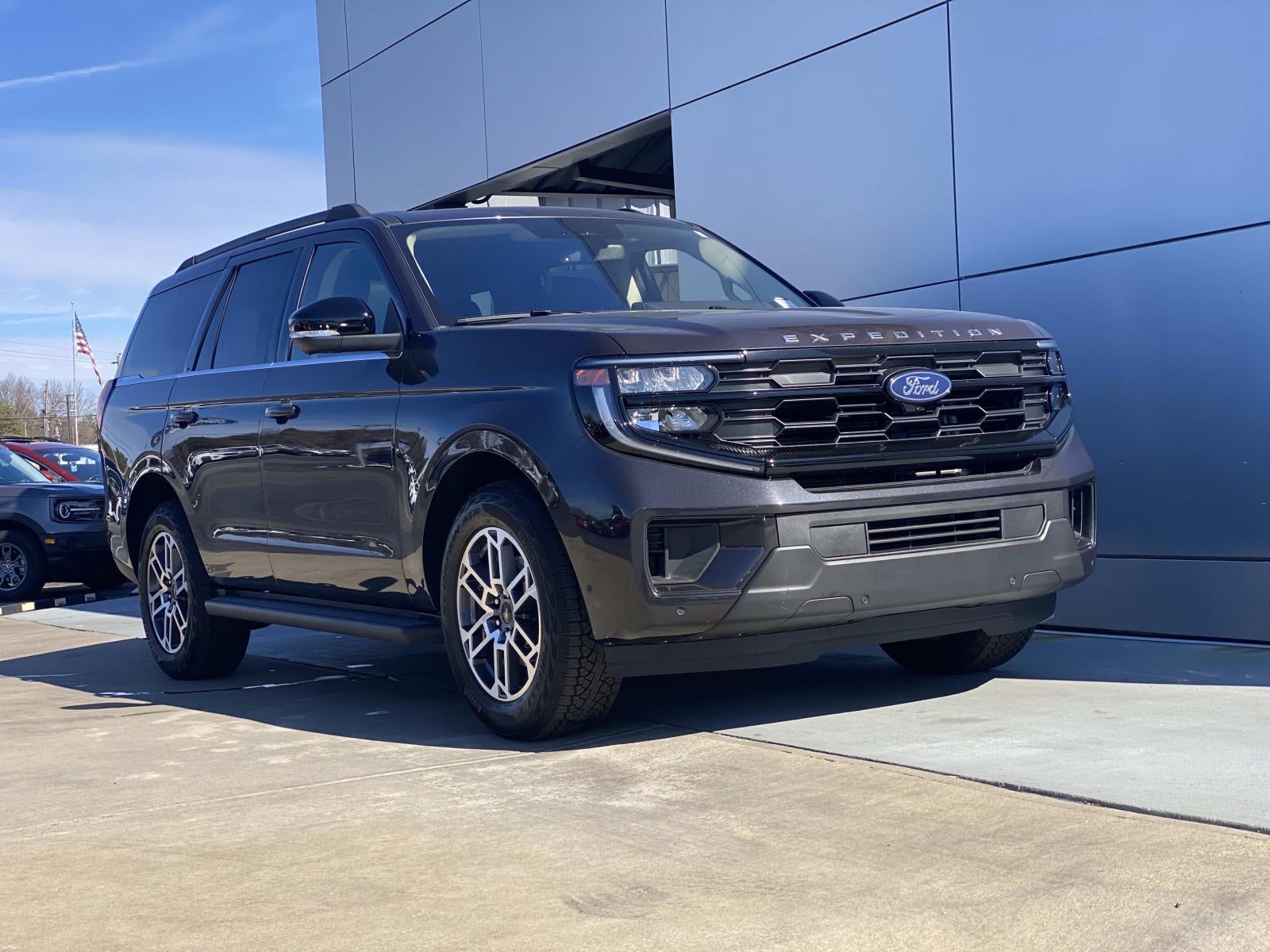 2025 Ford Expedition Active 4x4