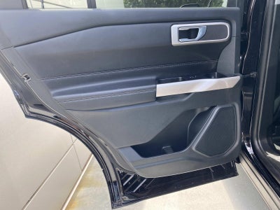 2023 Ford Explorer XLT 4WD