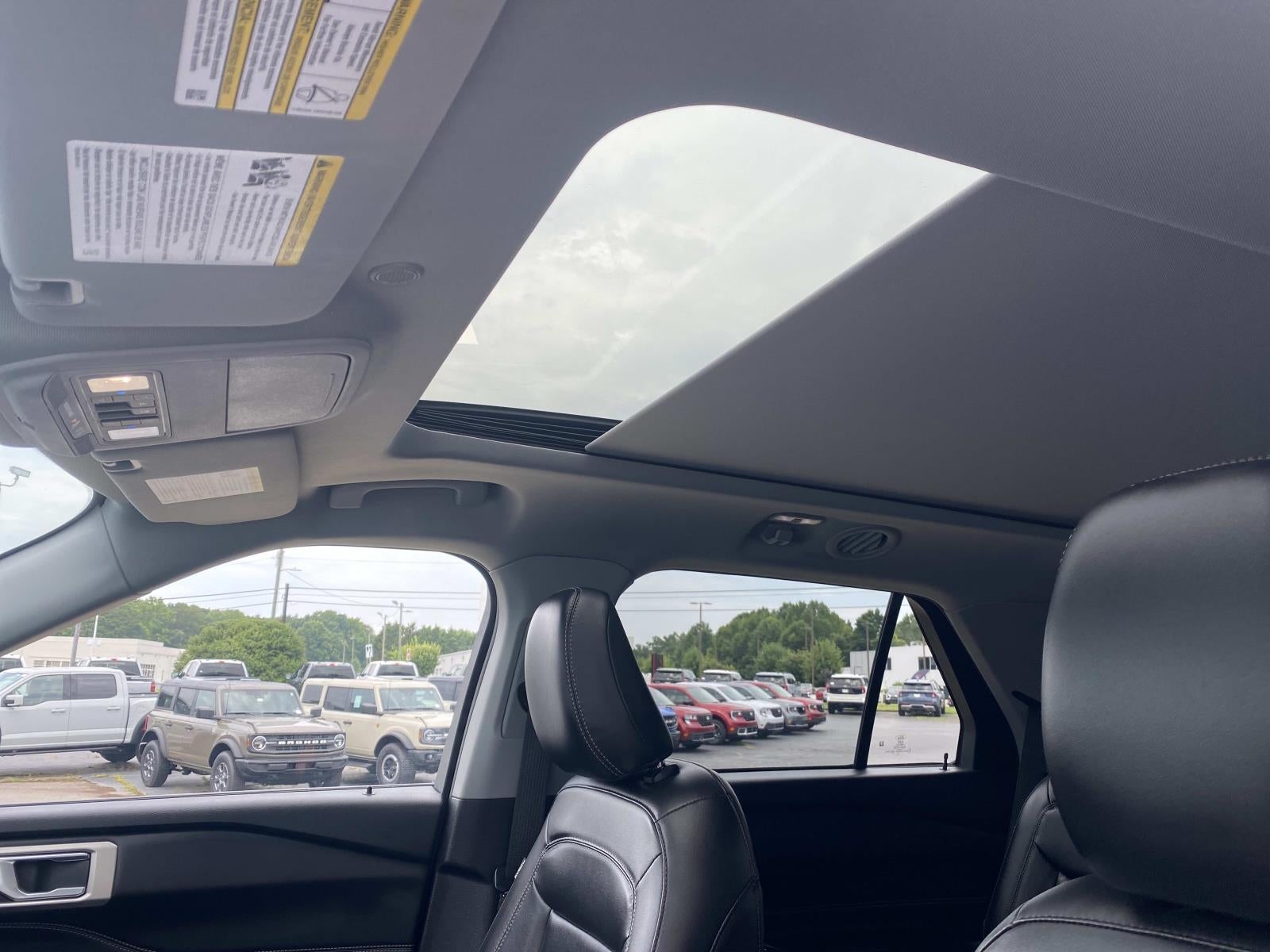 2022 Ford Explorer XLT 4WD