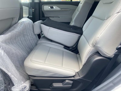 2026 Ford Explorer Active w/100A Pkg RWD