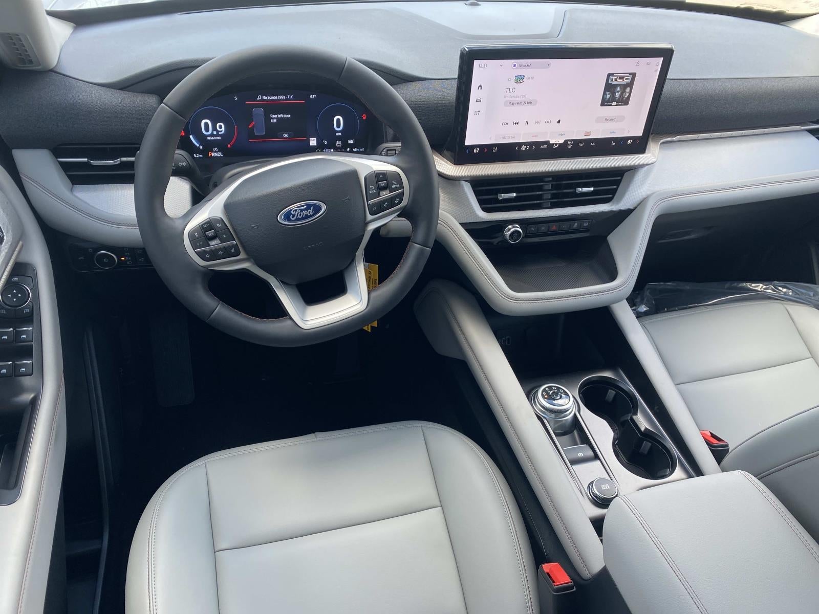 2026 Ford Explorer Active w/100A Pkg RWD