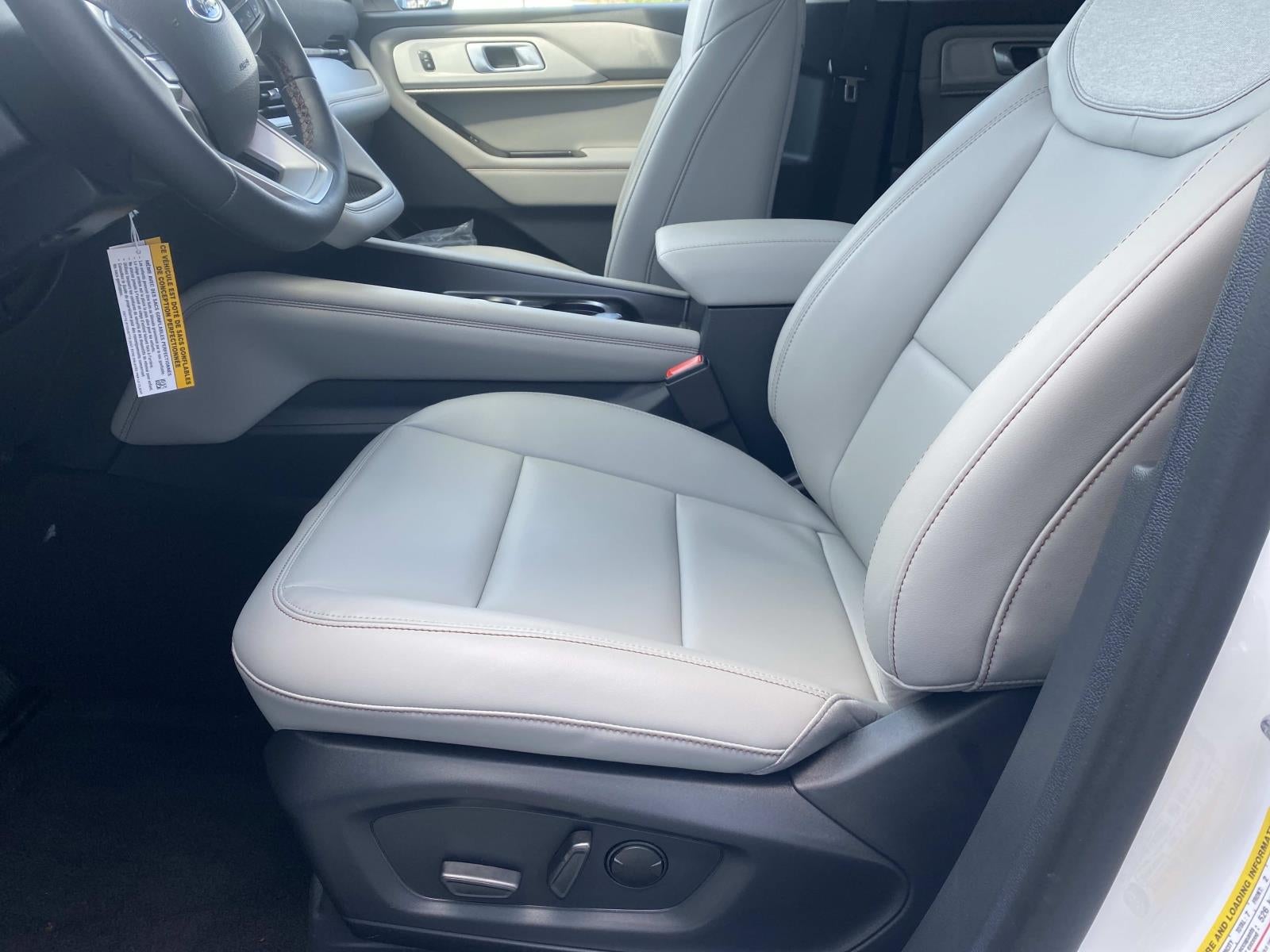 2026 Ford Explorer Active w/100A Pkg RWD