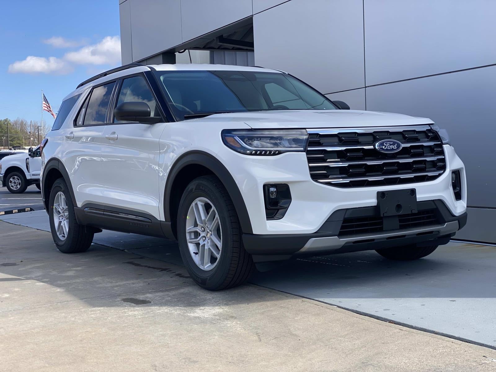 2026 Ford Explorer Active w/100A Pkg RWD