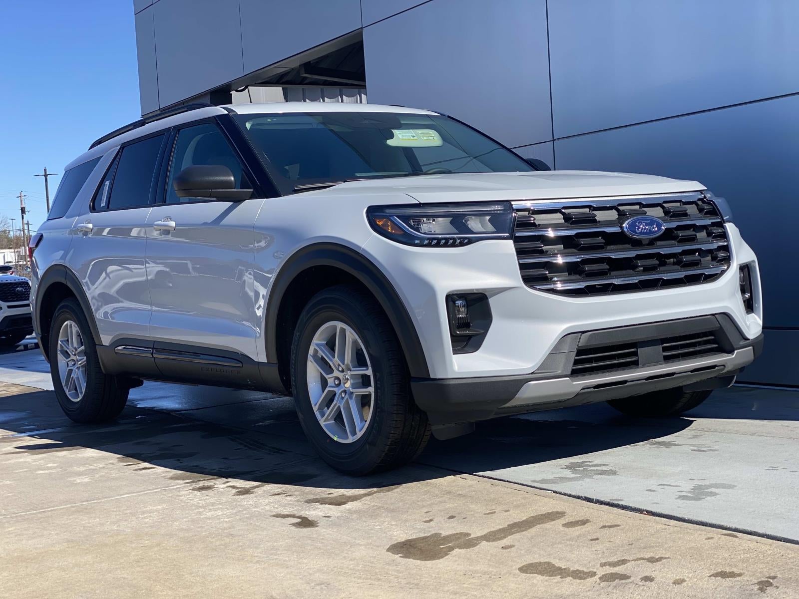 2026 Ford Explorer Active w/100A Pkg RWD