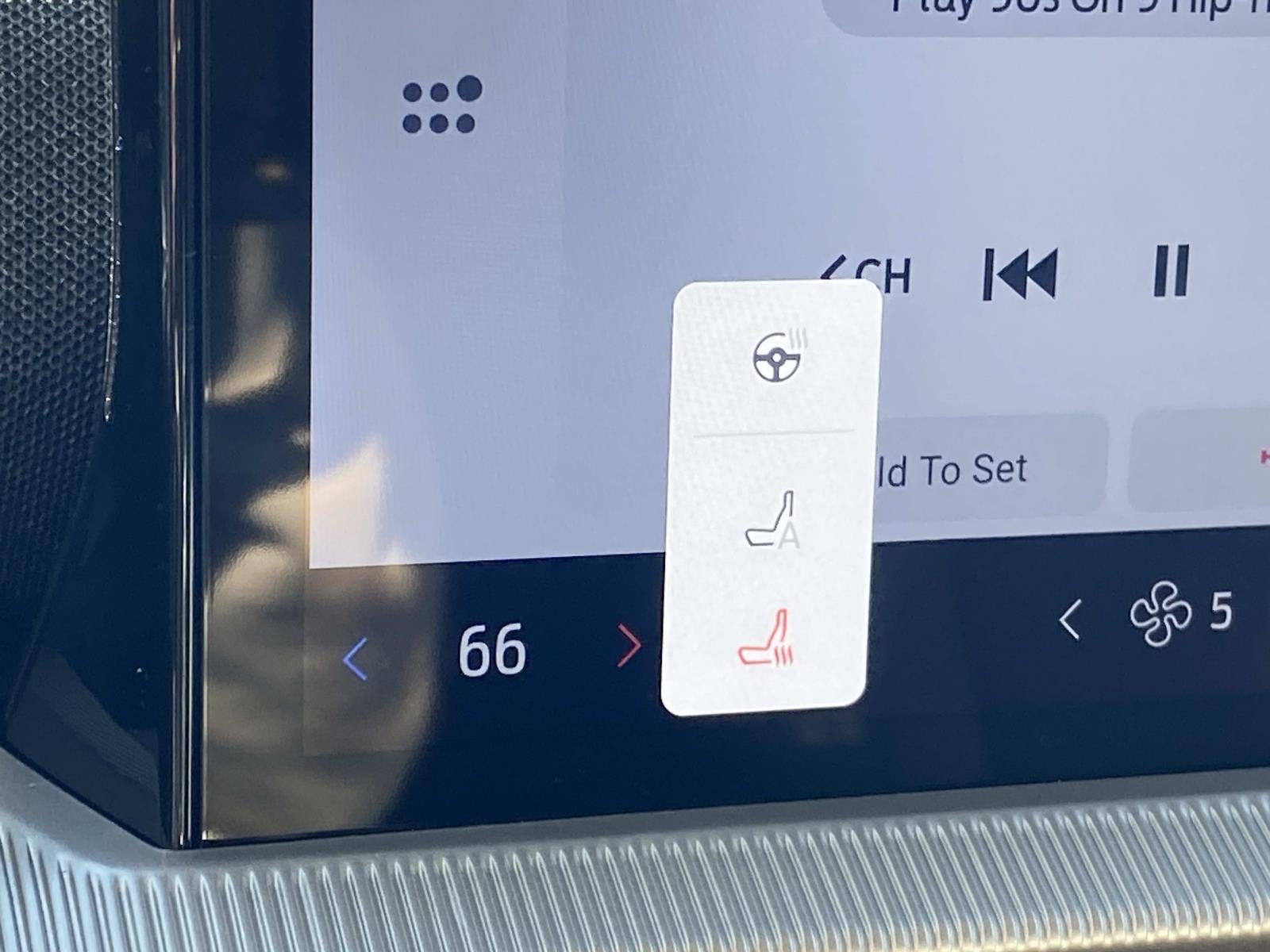 2026 Ford Explorer Active w/100A Pkg RWD