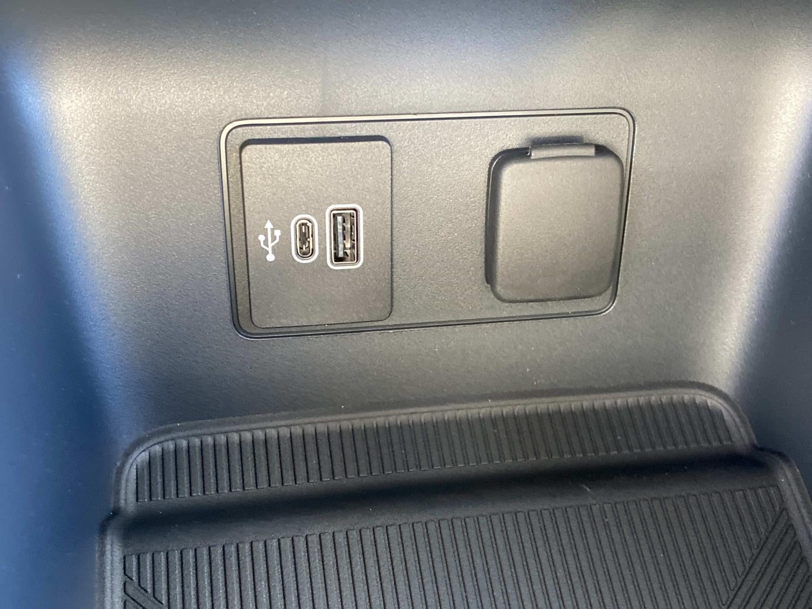 2026 Ford Explorer Active w/100A Pkg RWD