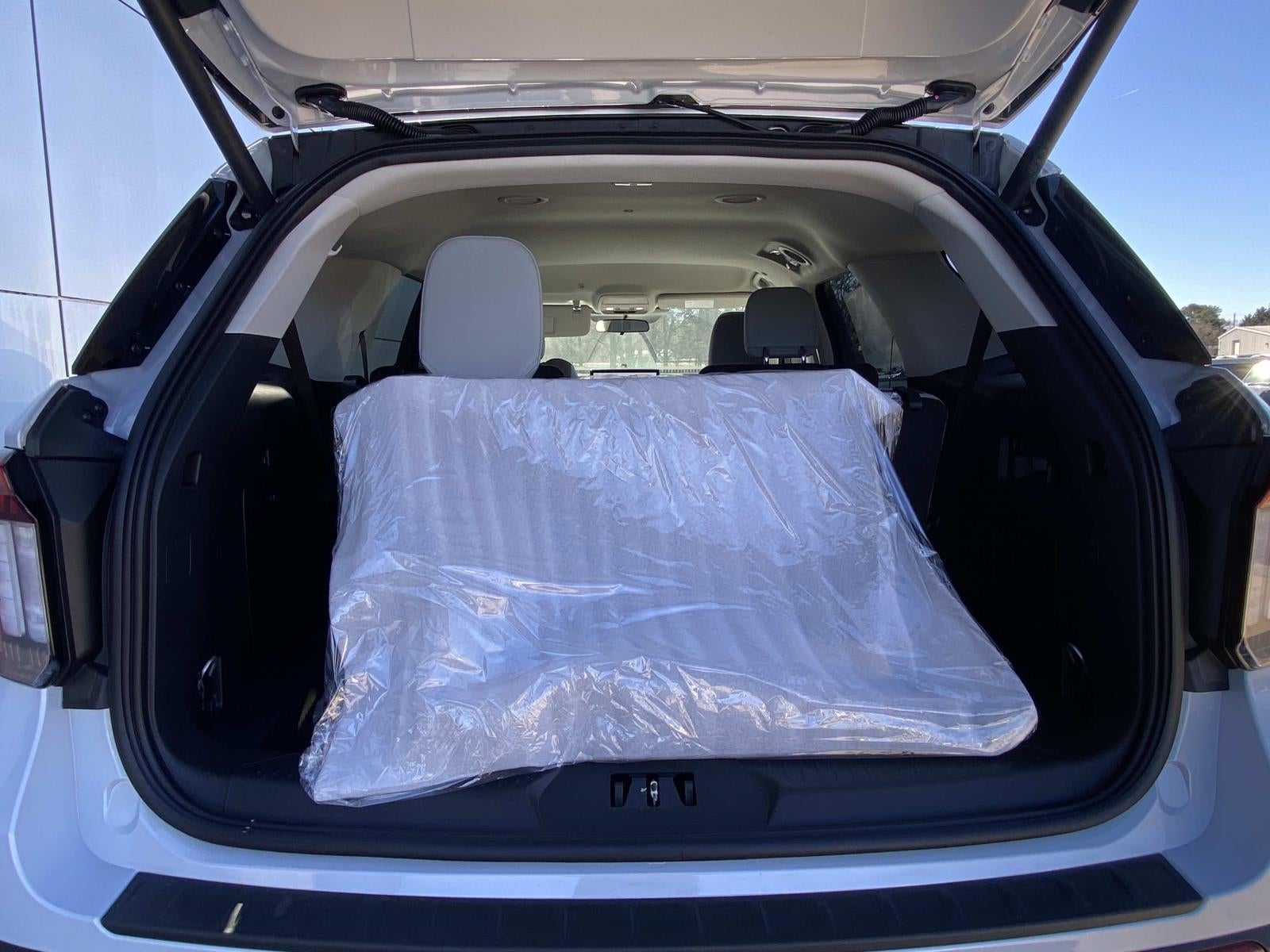 2026 Ford Explorer Active w/100A Pkg RWD