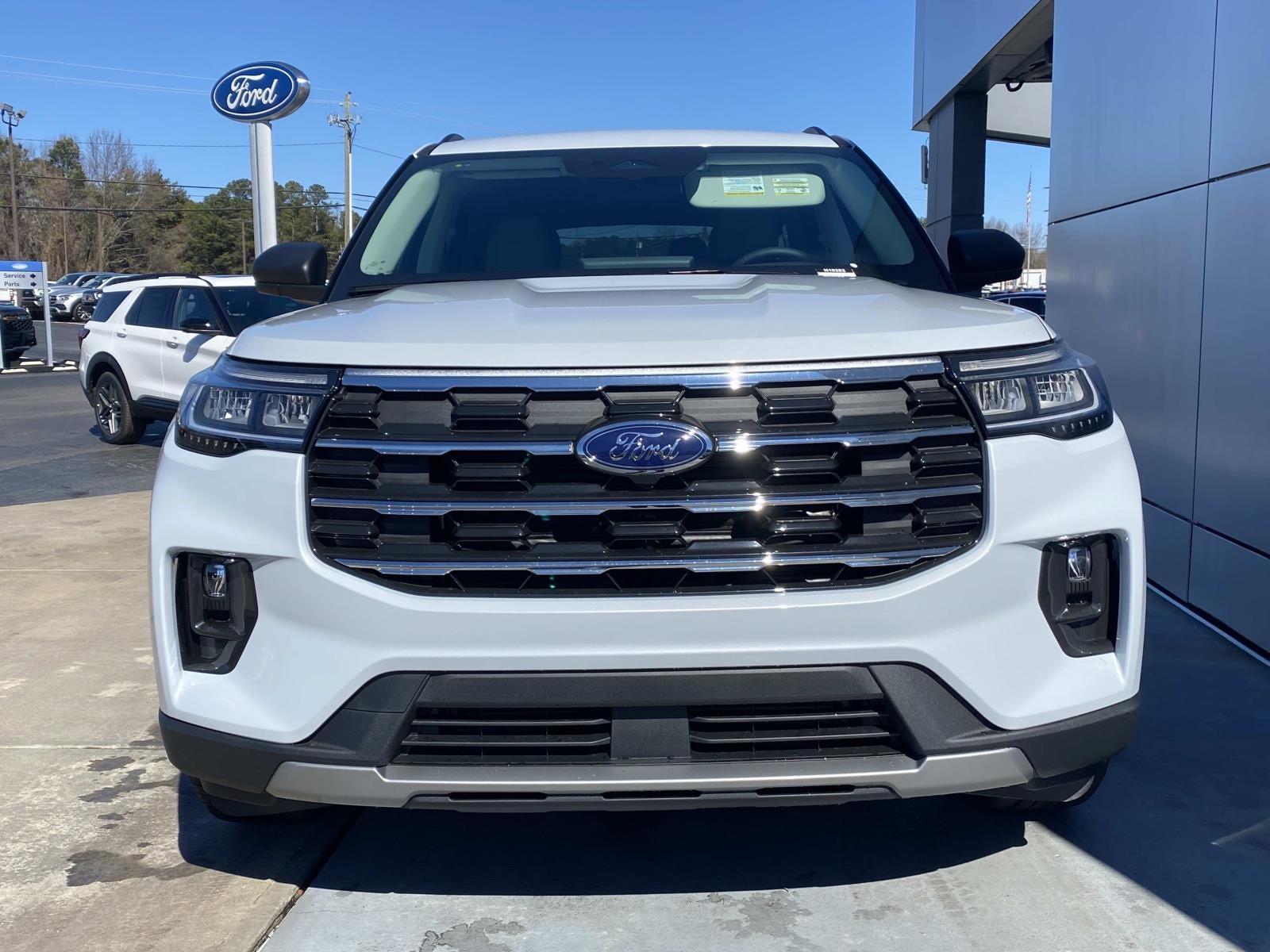 2026 Ford Explorer Active w/100A Pkg RWD