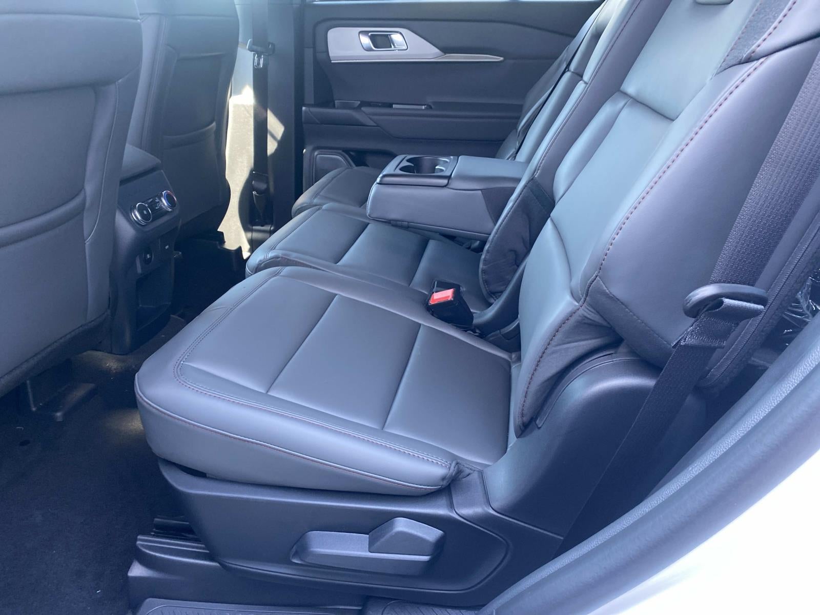 2027 Ford Explorer Active w/100A Pkg RWD