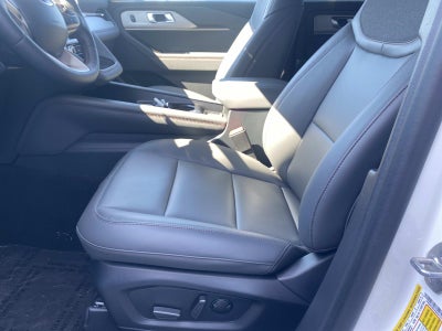 2027 Ford Explorer Active w/100A Pkg RWD