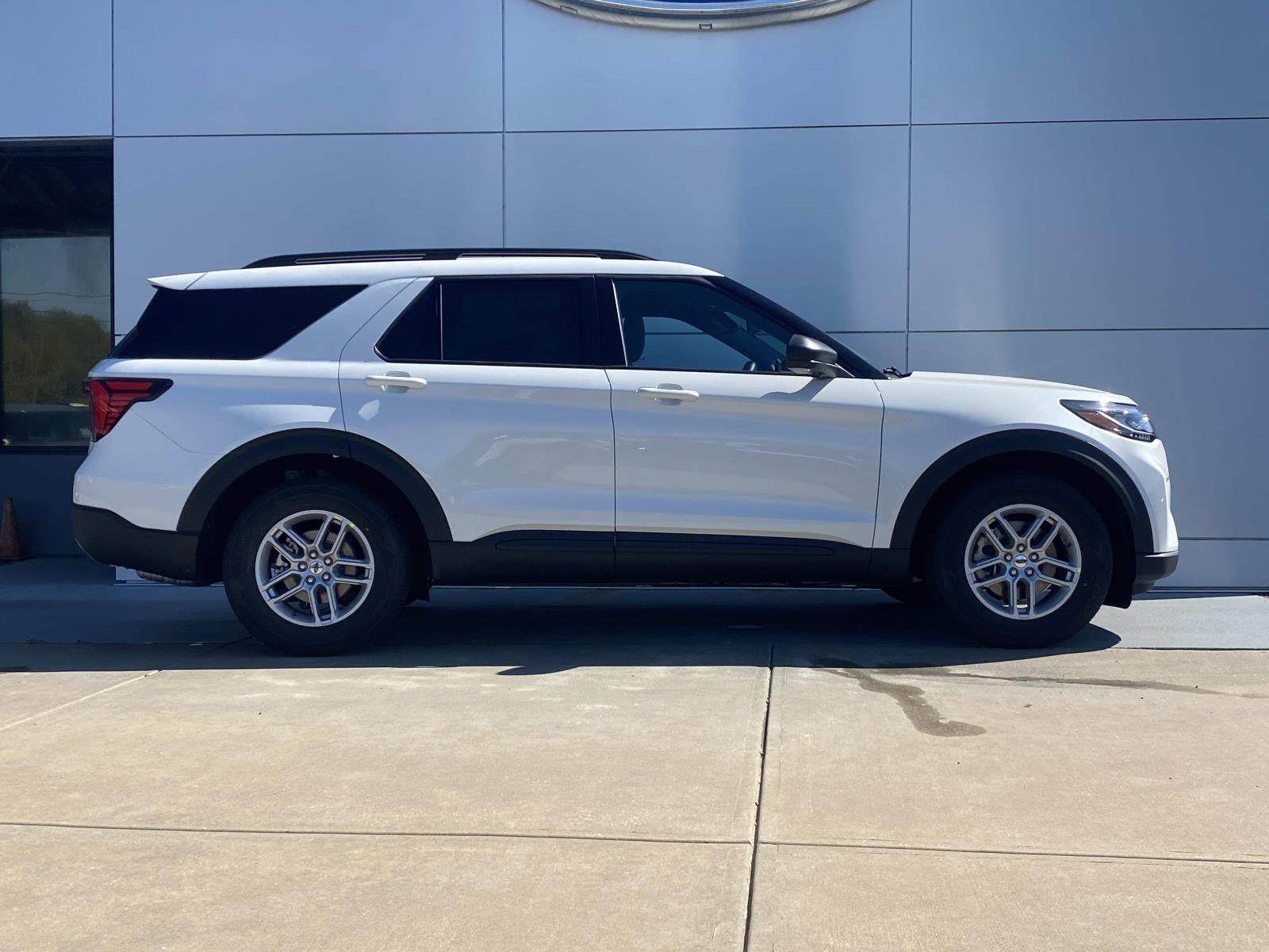 2027 Ford Explorer Active w/100A Pkg RWD