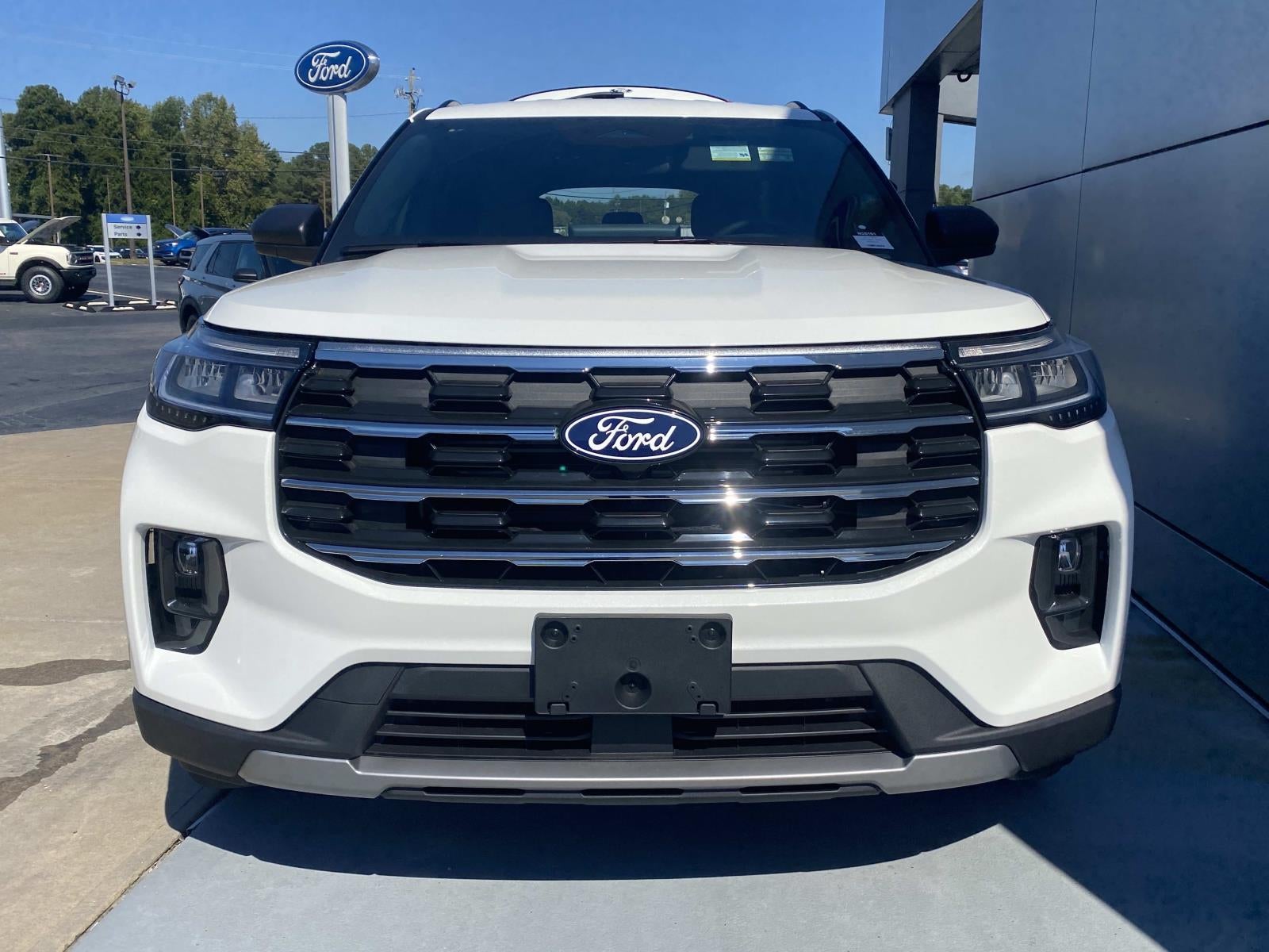 2027 Ford Explorer Active w/100A Pkg RWD