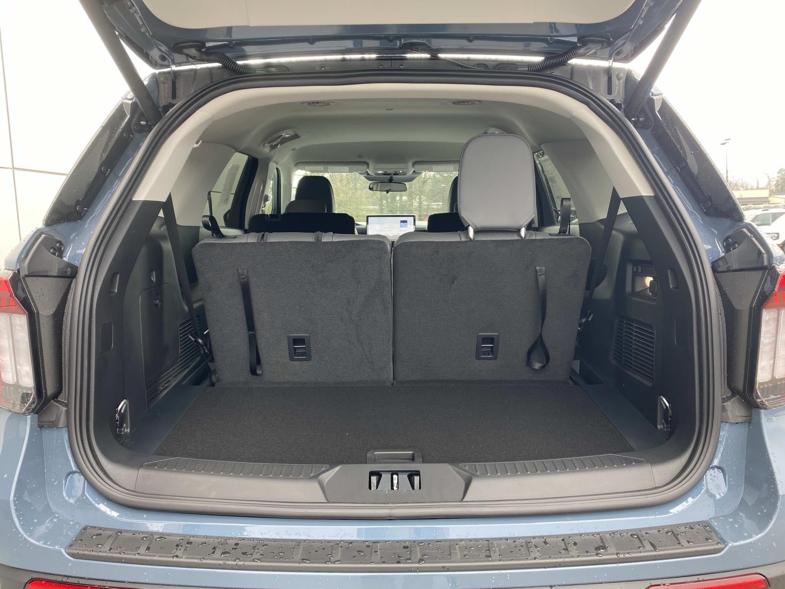 2026 Ford Explorer Active w/100A Pkg RWD