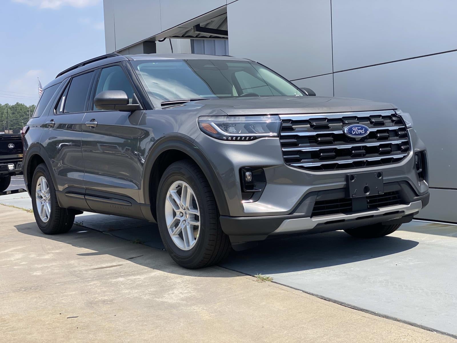 2026 Ford Explorer Active w/100A Pkg RWD