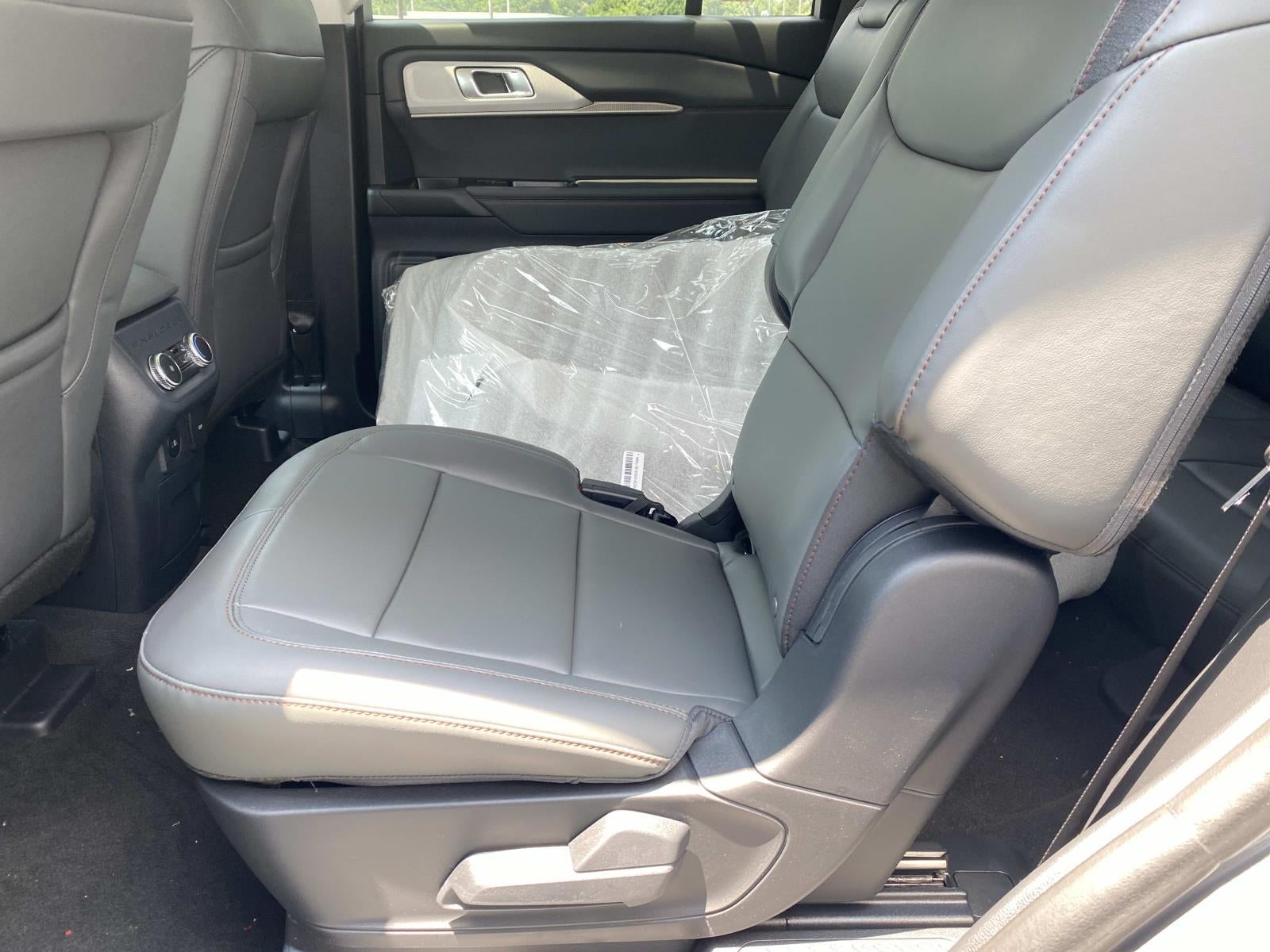2026 Ford Explorer Active w/100A Pkg RWD