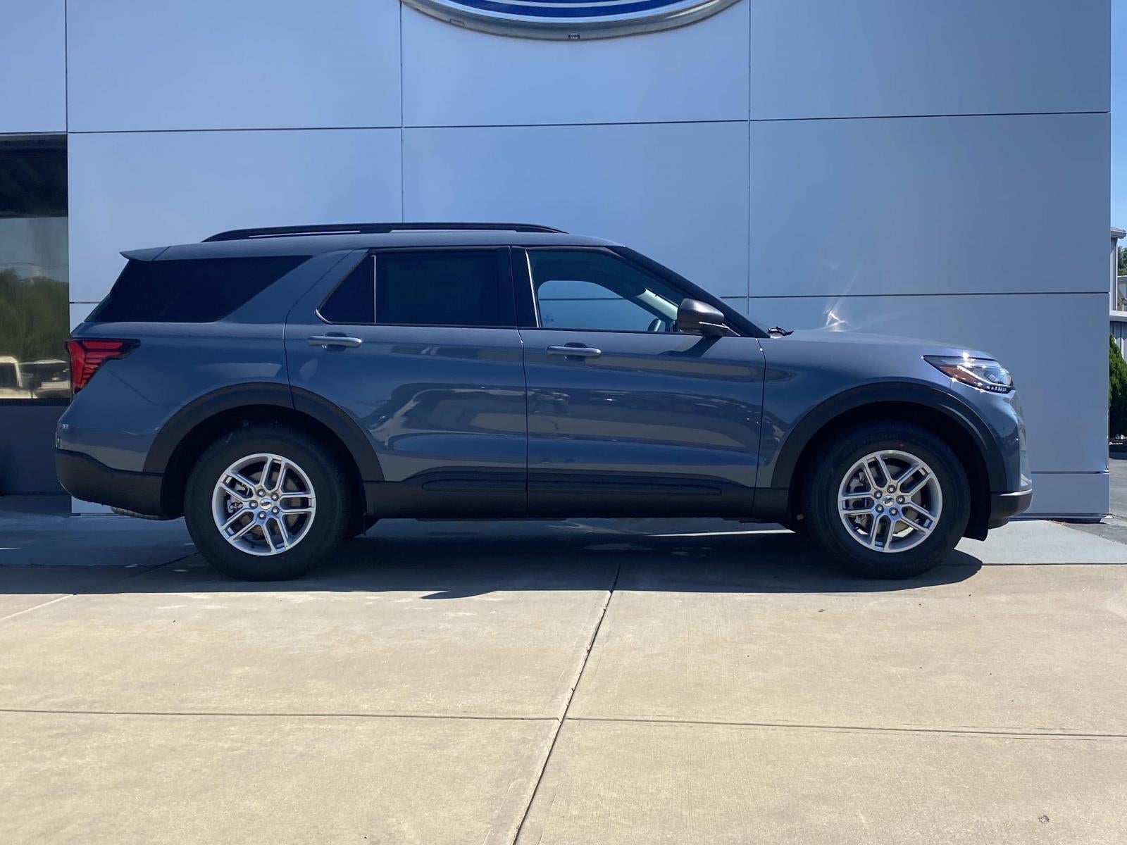 2027 Ford Explorer Active w/100A Pkg RWD
