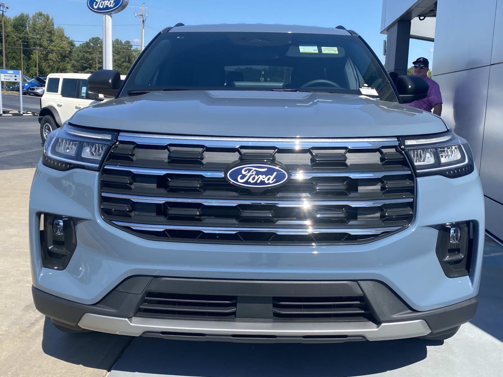 2027 Ford Explorer Active w/100A Pkg RWD