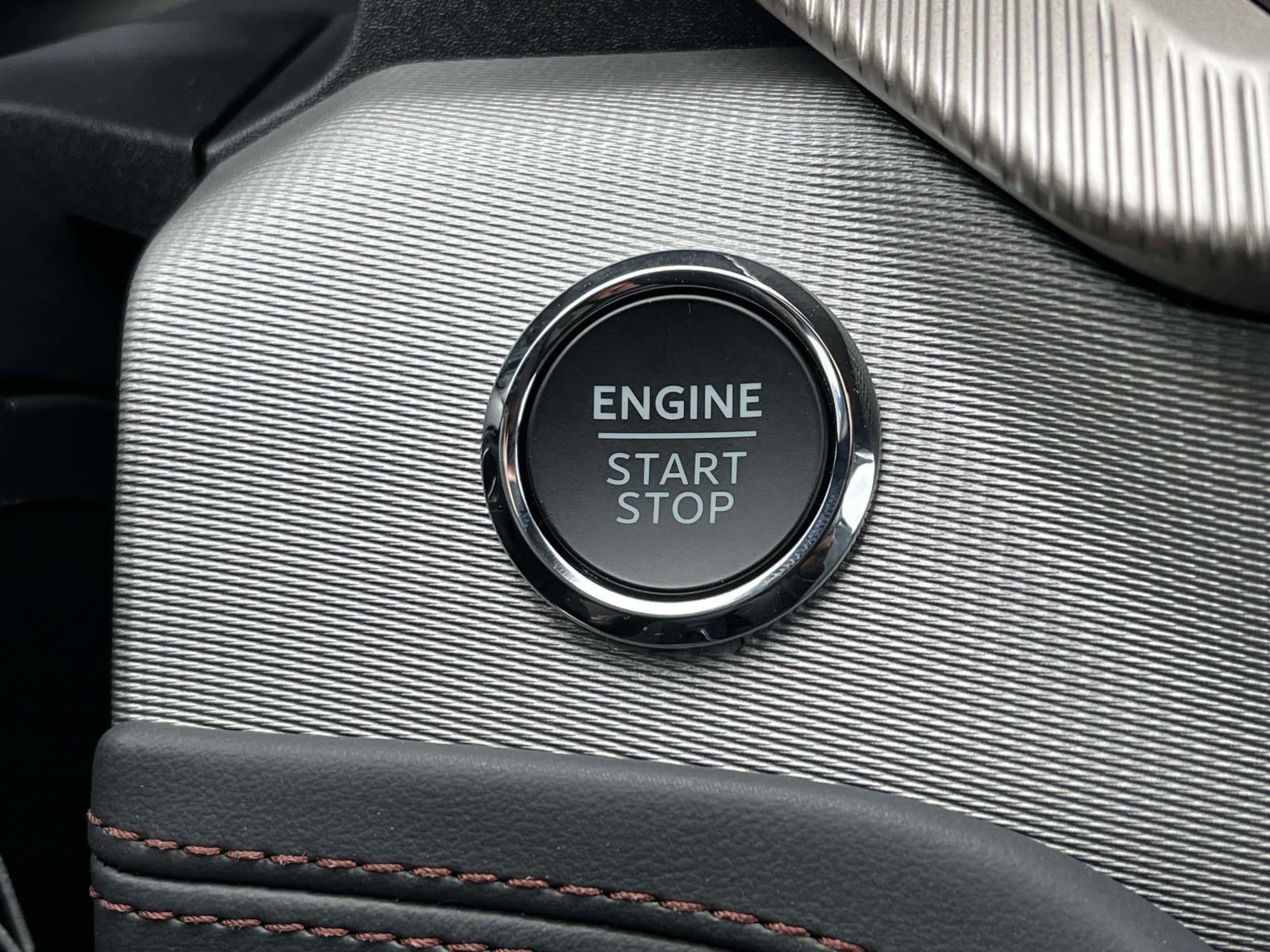 2026 Ford Explorer Active w/100A Pkg RWD