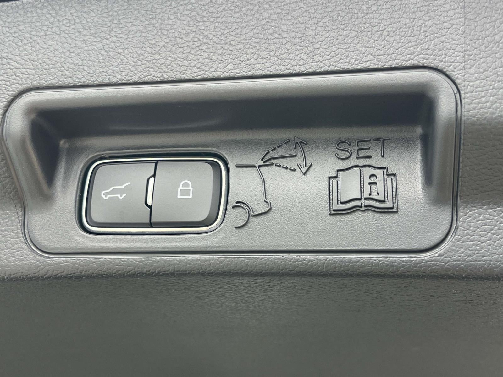 2026 Ford Explorer Active w/100A Pkg RWD