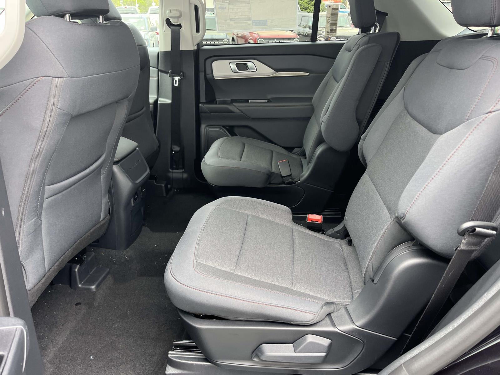 2026 Ford Explorer Active w/100A Pkg RWD