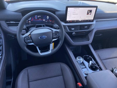 2026 Ford Explorer Platinum RWD