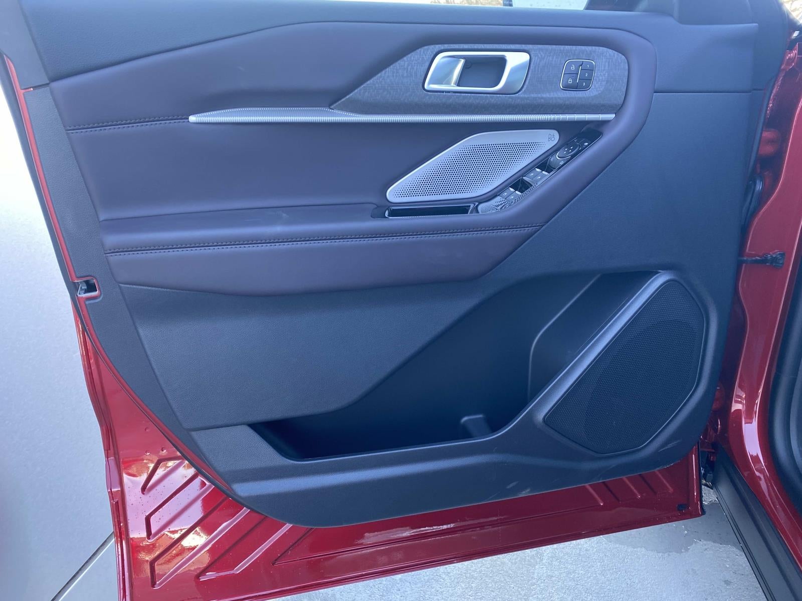 2026 Ford Explorer Platinum RWD