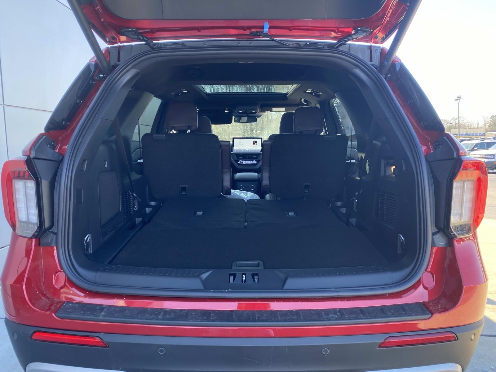 2026 Ford Explorer Platinum RWD