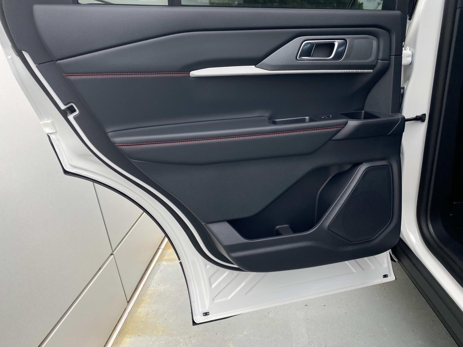 2026 Ford Explorer ST-Line RWD