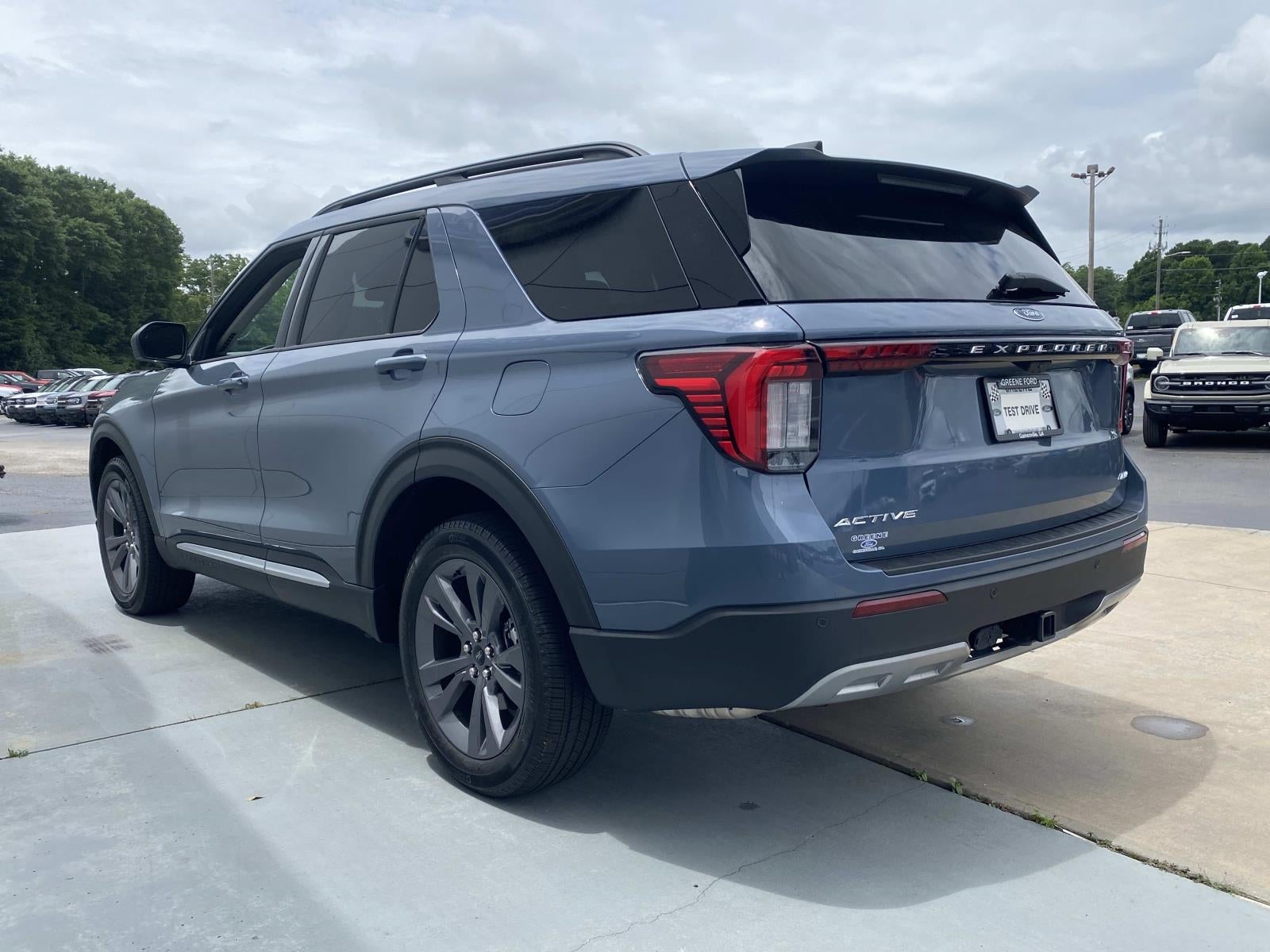 2025 Ford Explorer Active 4WD