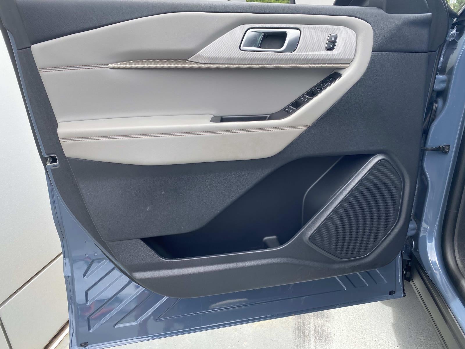 2025 Ford Explorer Active 4WD