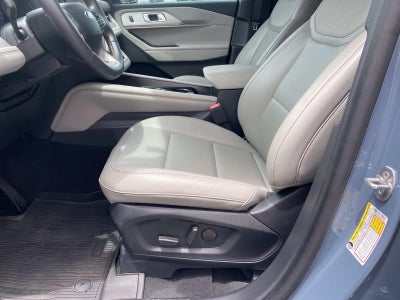 2025 Ford Explorer Active 4WD