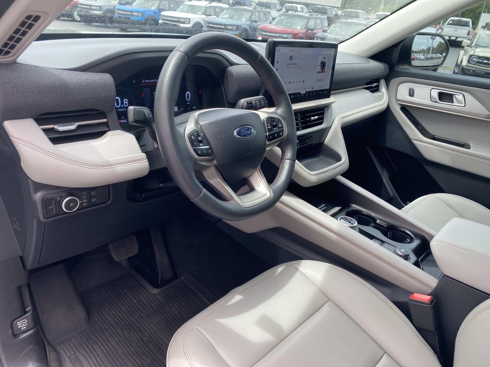 2025 Ford Explorer Active 4WD