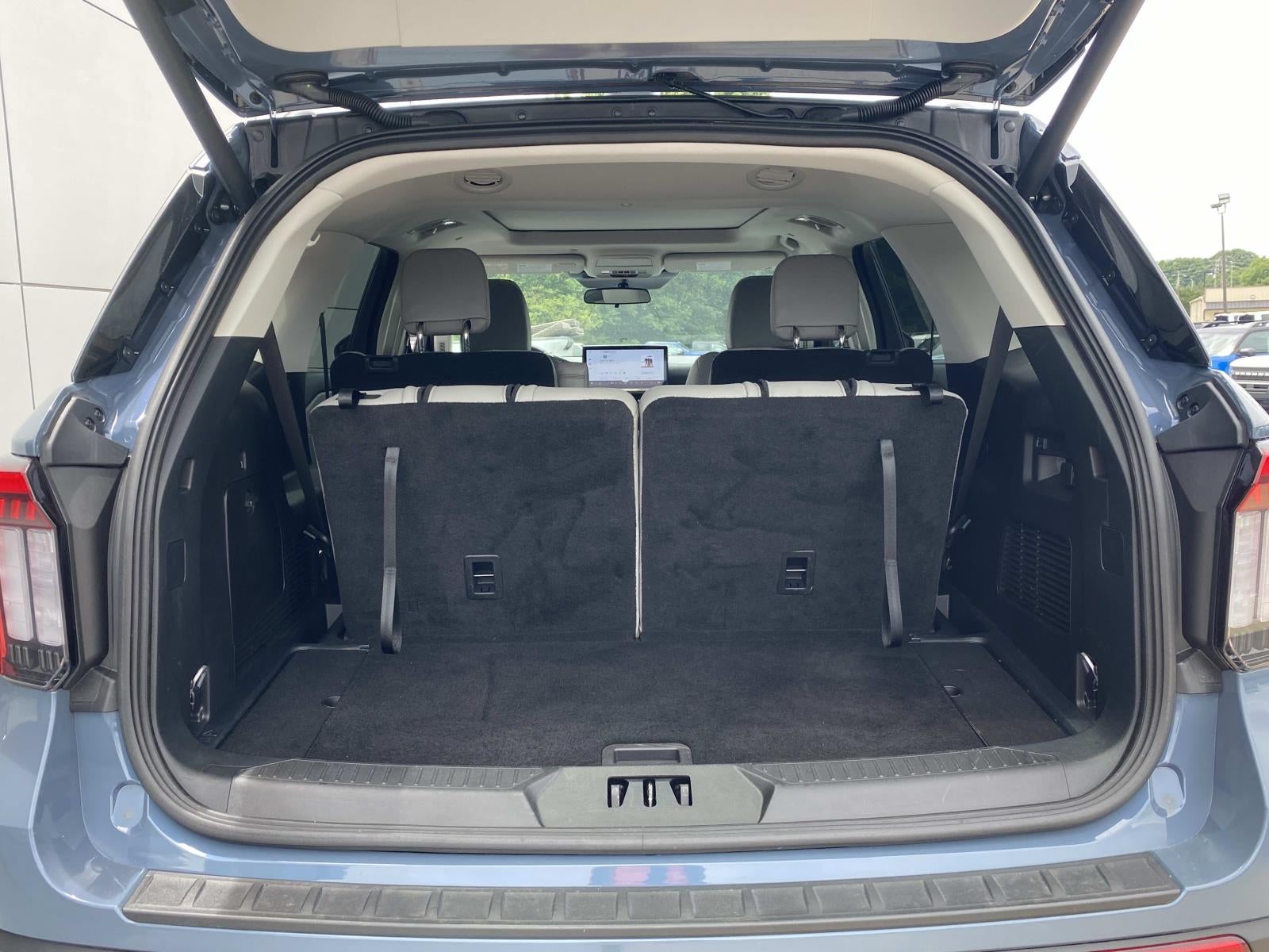 2025 Ford Explorer Active 4WD