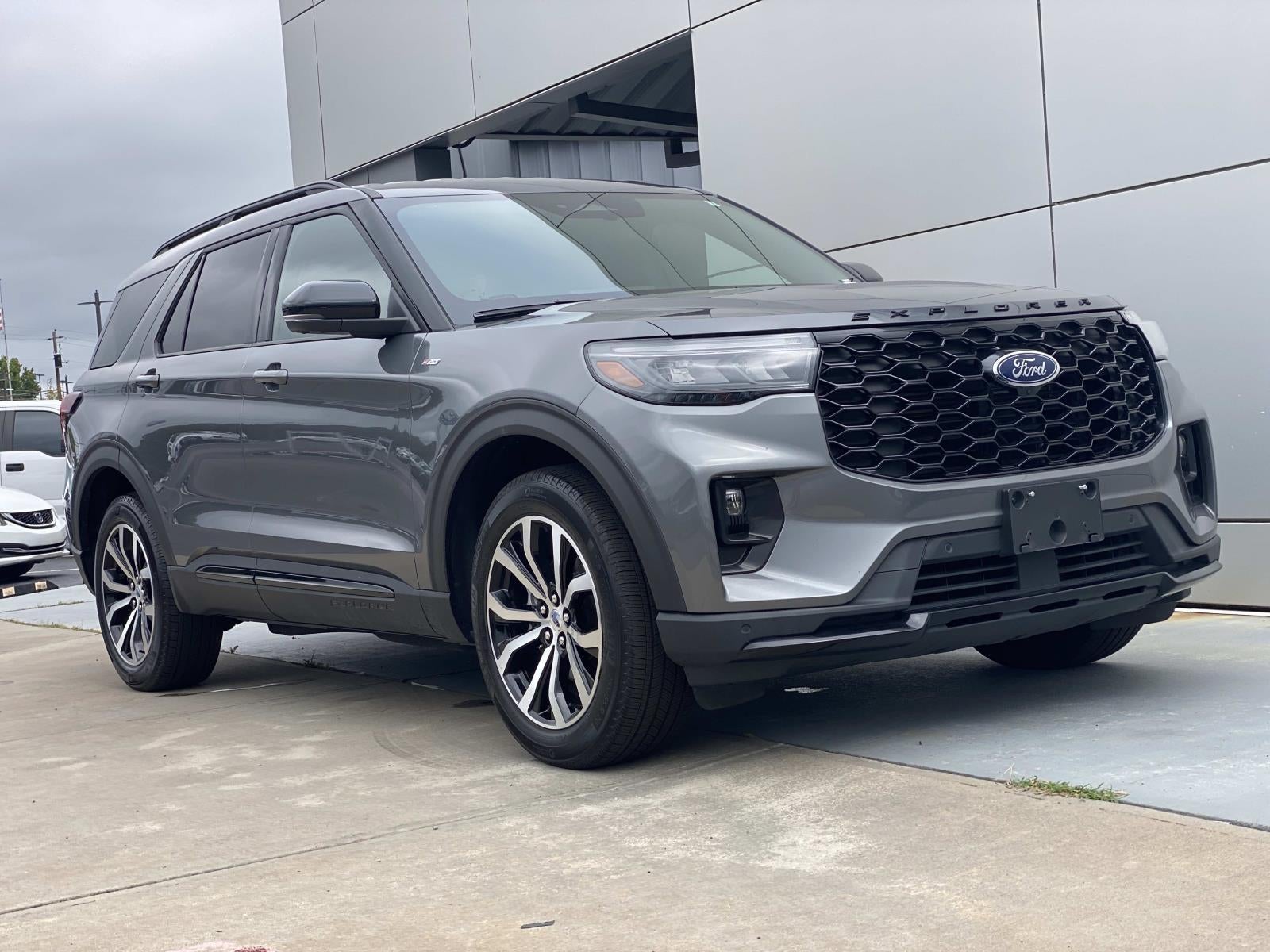 2025 Ford Explorer ST-Line 4WD