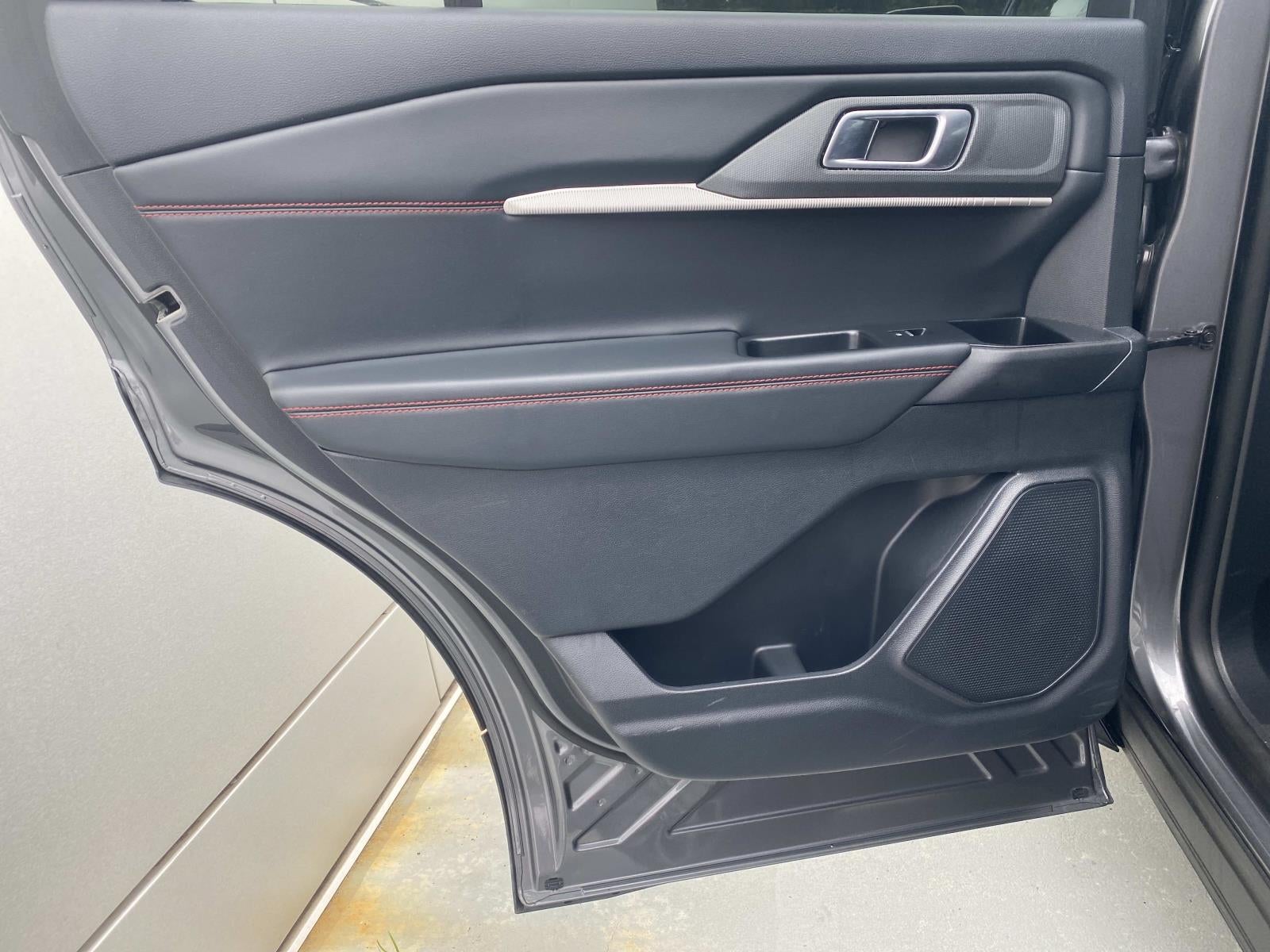 2025 Ford Explorer ST-Line 4WD