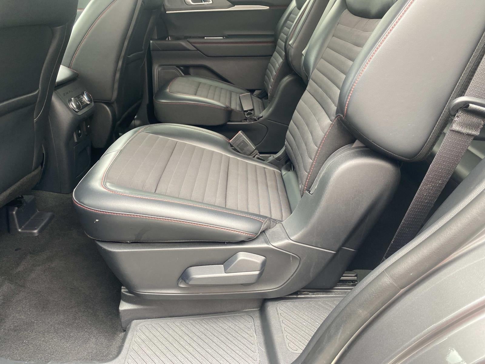 2025 Ford Explorer ST-Line 4WD