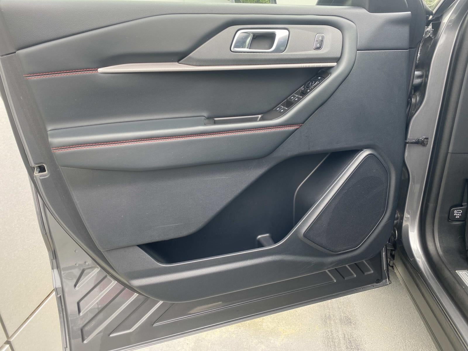 2025 Ford Explorer ST-Line 4WD