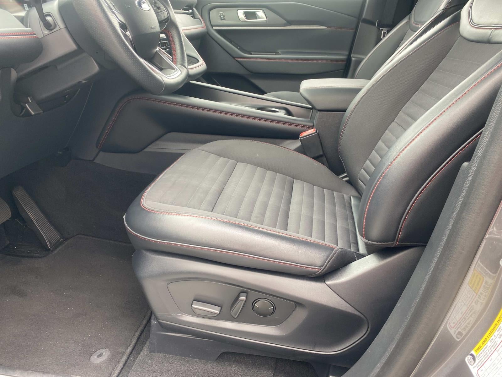 2025 Ford Explorer ST-Line 4WD