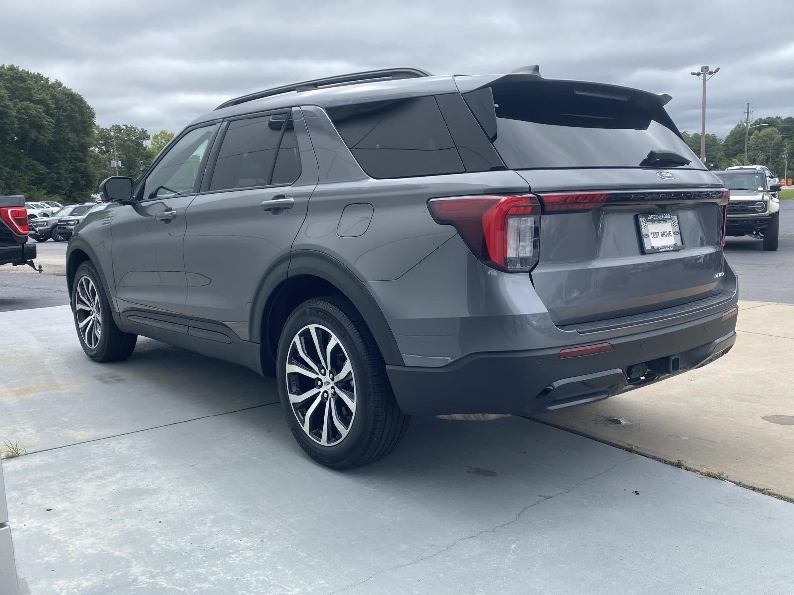 2025 Ford Explorer ST-Line 4WD
