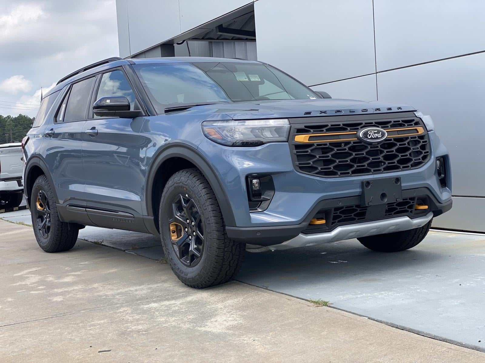 2026 Ford Explorer Tremor photo 2