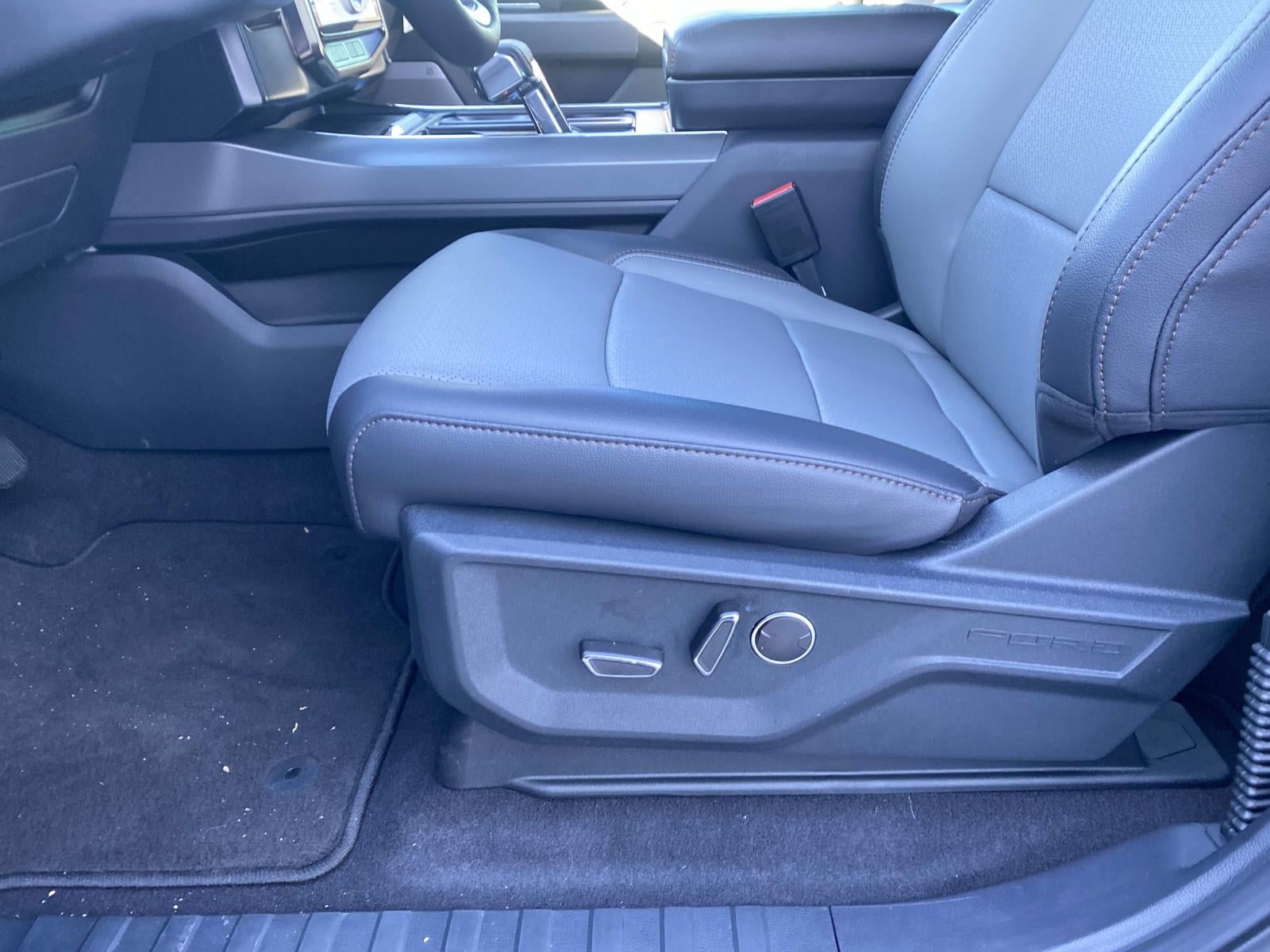 2025 Ford F-150 Lightning Lariat