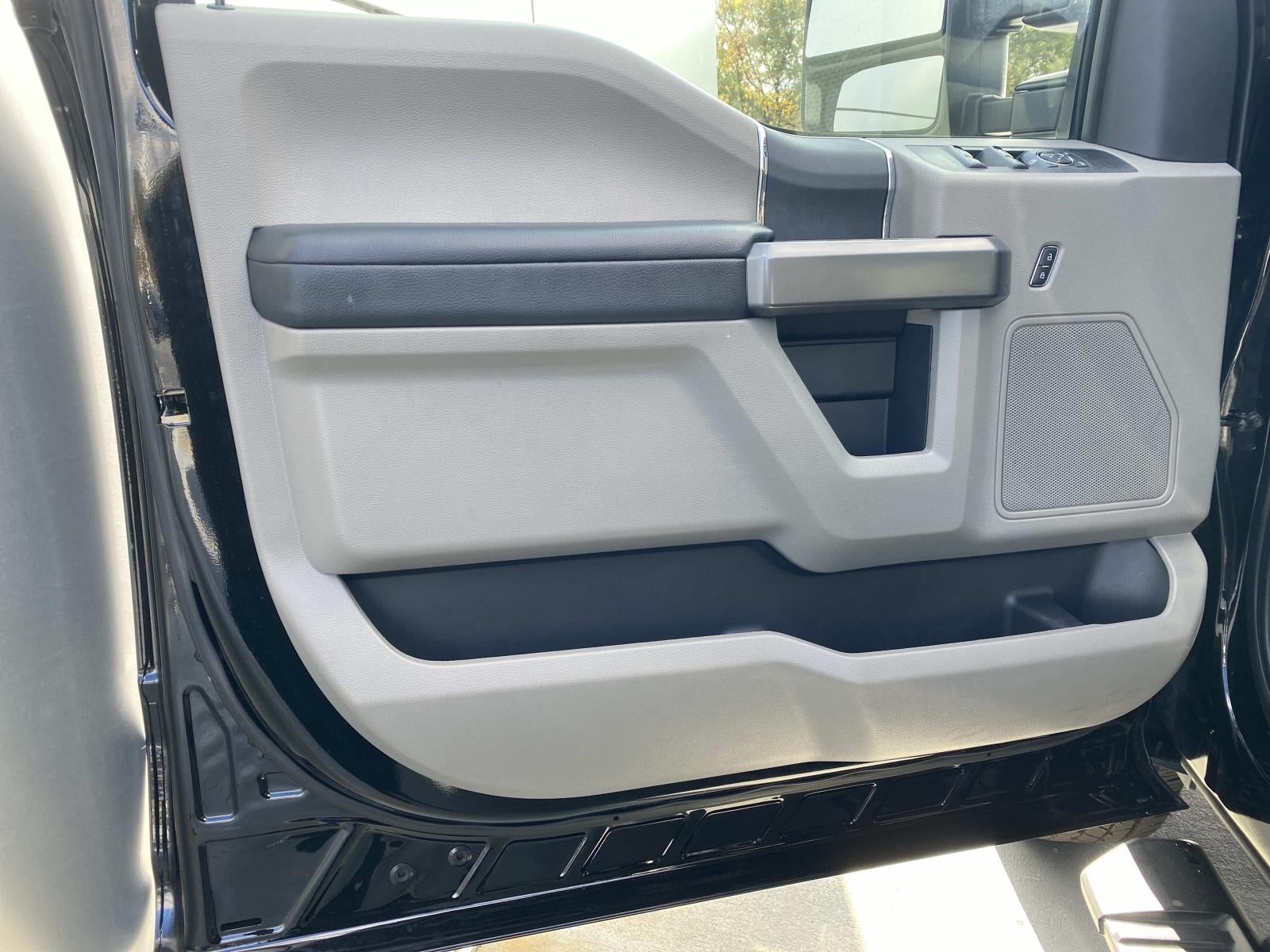 2022 Ford Super Duty F-250 SRW XLT 4WD Crew Cab 6.75' Box