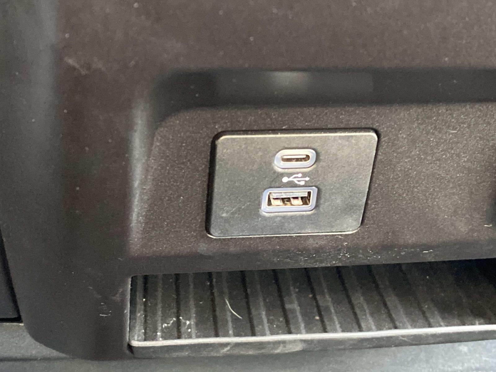 2022 Ford Super Duty F-250 SRW XLT 4WD Crew Cab 6.75' Box