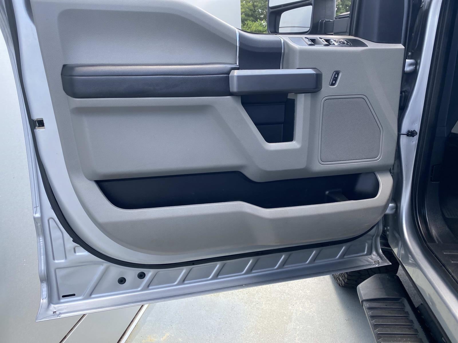 2022 Ford Super Duty F-250 SRW XLT 4WD Crew Cab 6.75' Box