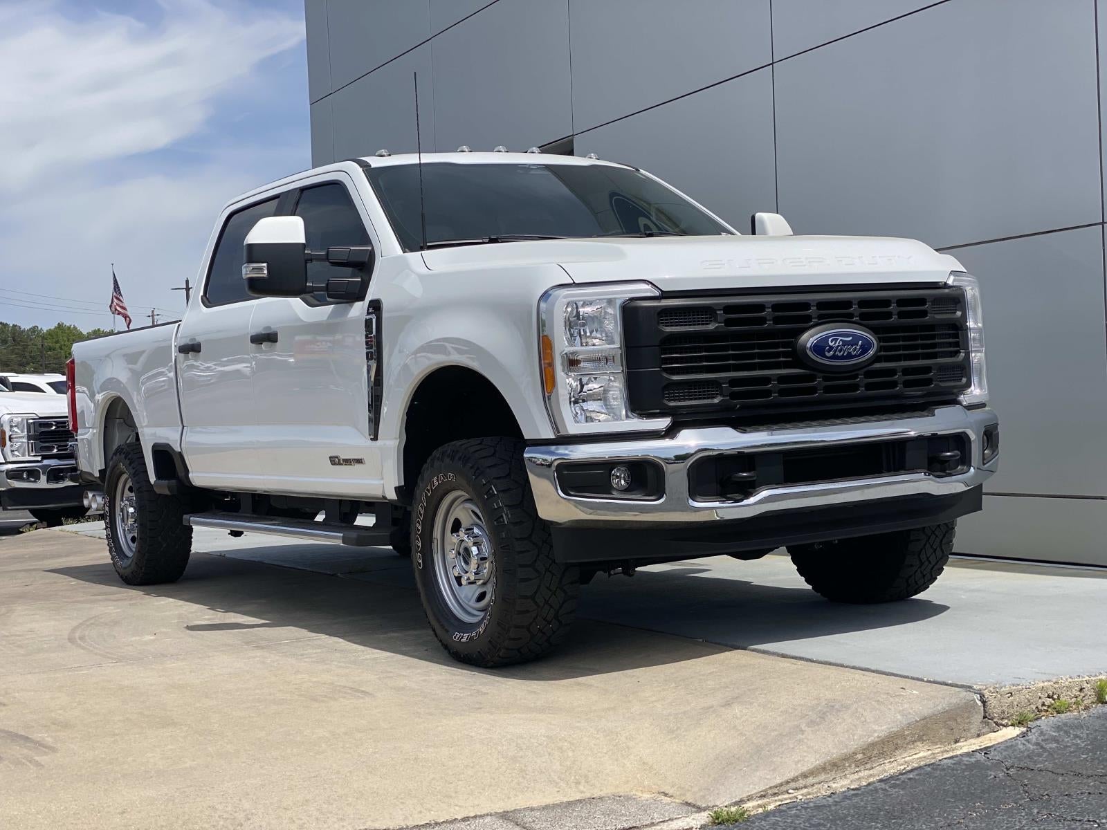 2023 Ford Super Duty F-250 SRW XL 4WD Crew Cab 6.75' Box