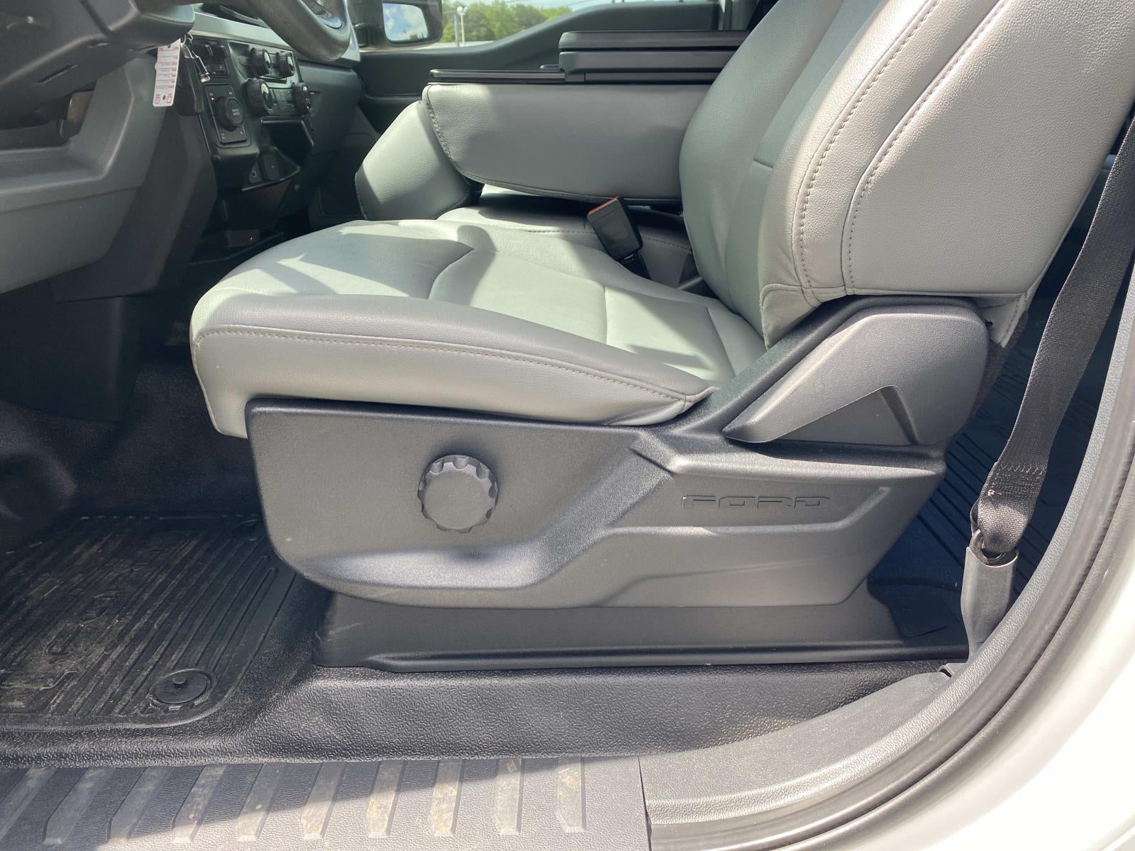 2023 Ford Super Duty F-250 SRW XL 4WD Crew Cab 6.75' Box