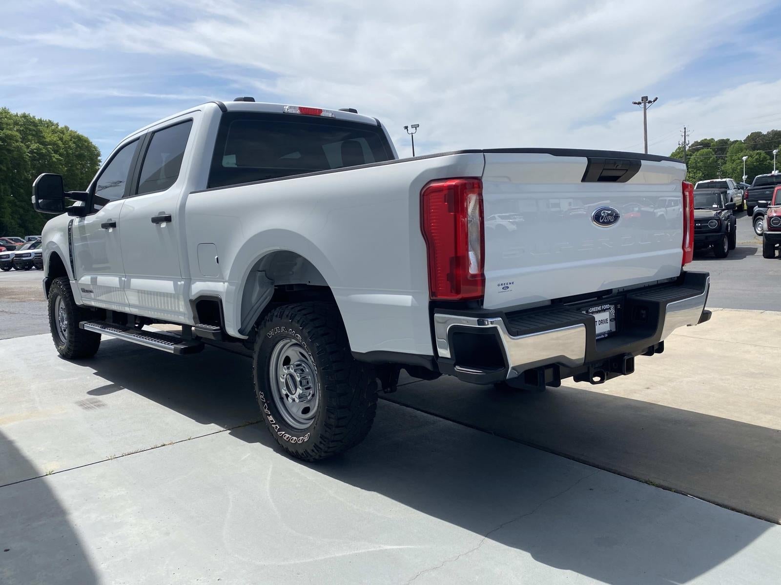 2023 Ford Super Duty F-250 SRW XL 4WD Crew Cab 6.75' Box